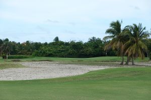 Punta Blanca 18th Approach